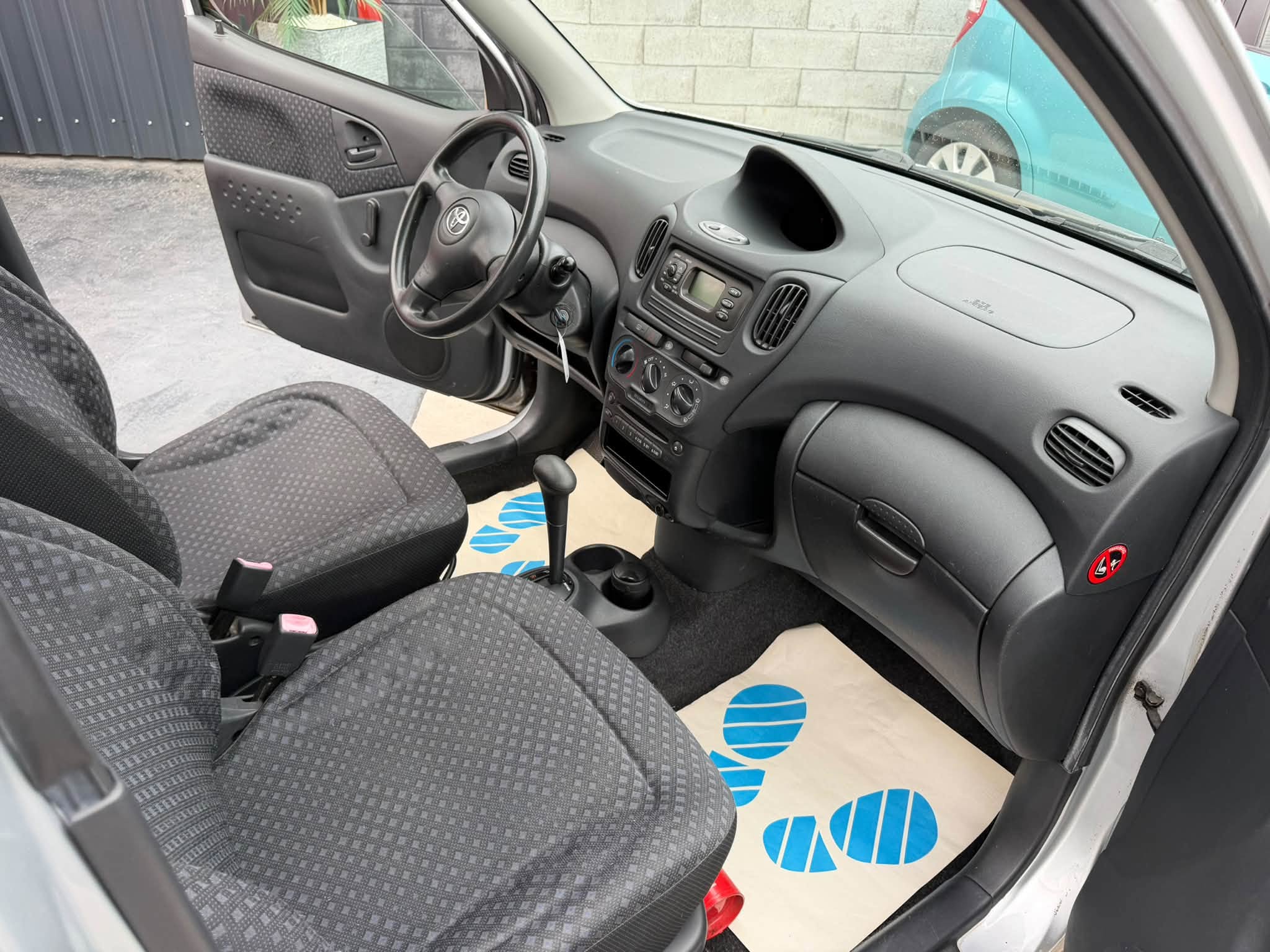 Toyota Yaris verso auto