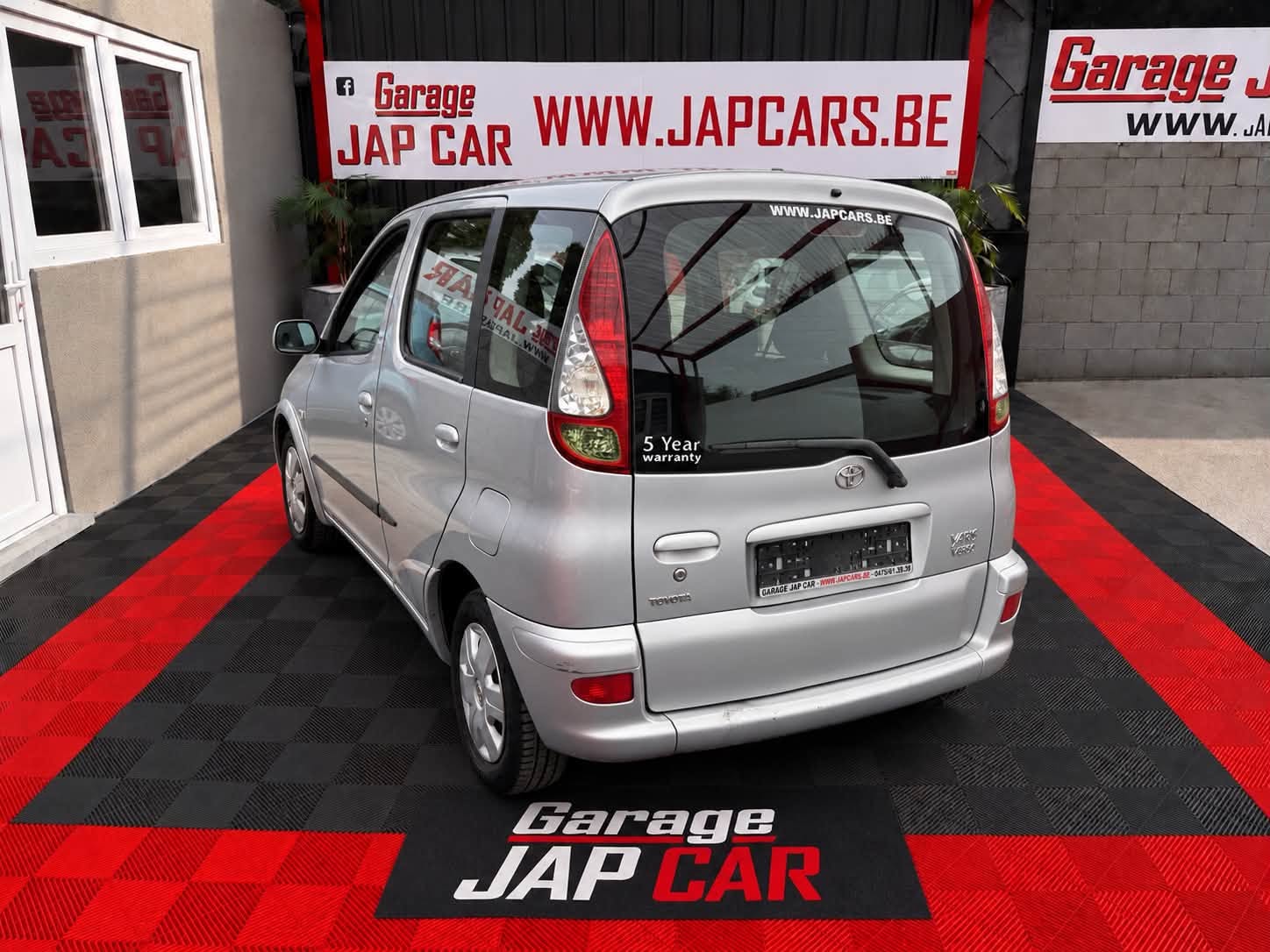 Toyota Yaris verso auto