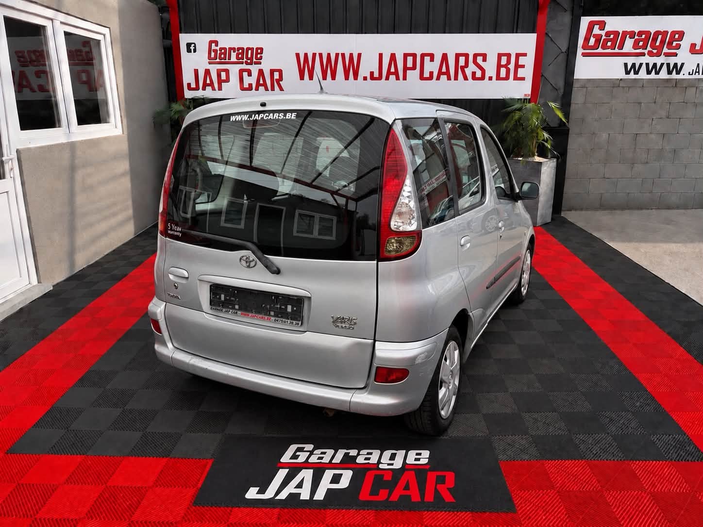 Toyota Yaris verso auto
