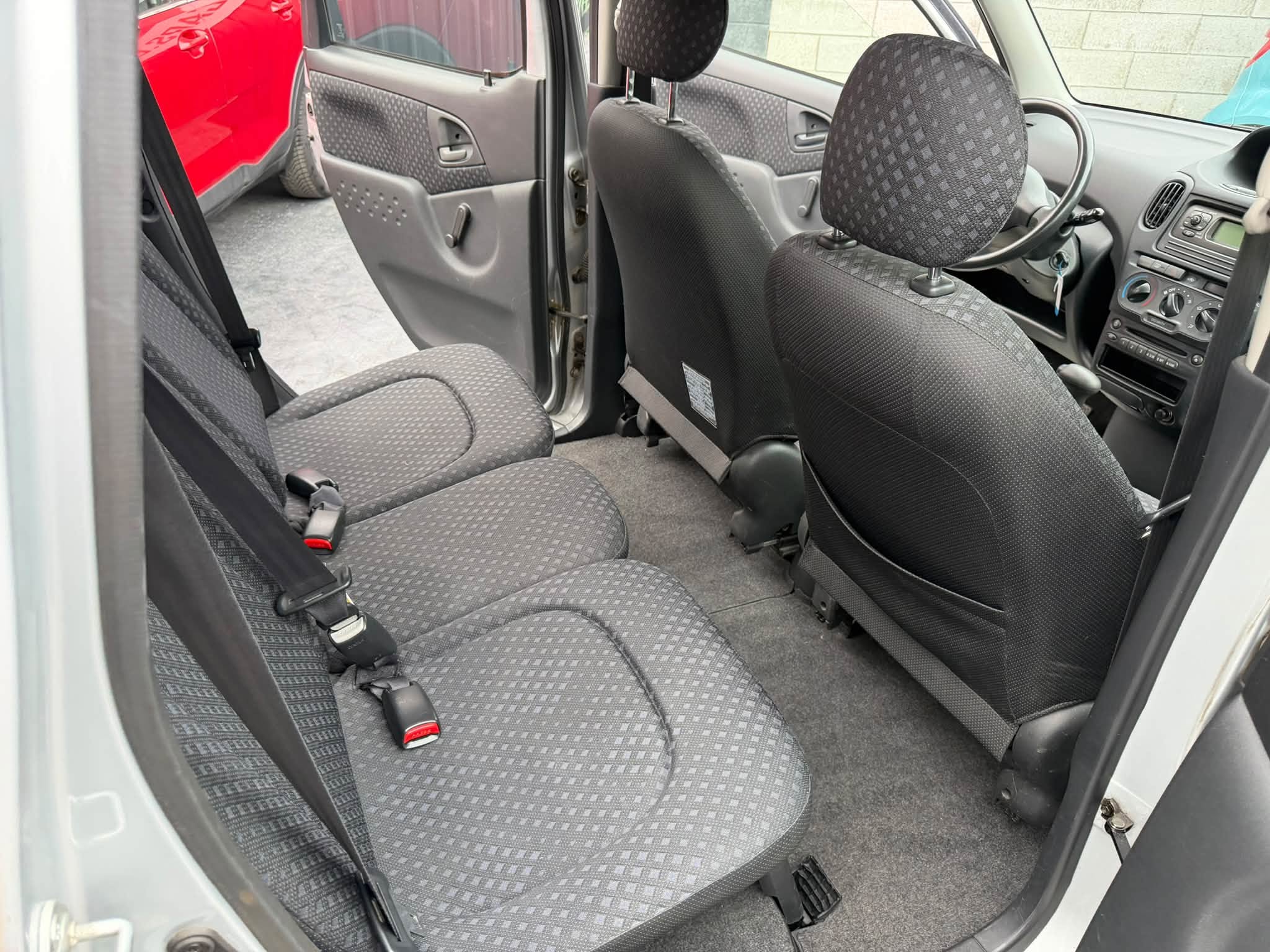 Toyota Yaris verso auto